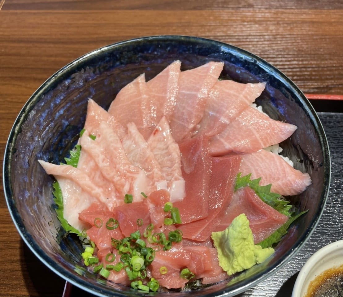 まぐろ丼