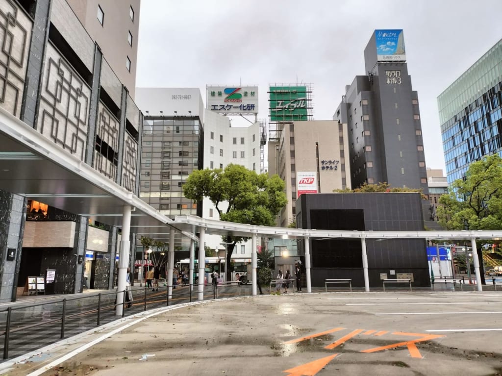 【福岡市博多区】JR博多駅筑紫口駅前広場のリニューアル工事が終了。歩きやすくゆとりある空間に生まれ変わっています。 福岡市博多区 【福岡市博多区】JR博多駅筑紫口駅前広場のリニューアル工事が終了。歩きやすくゆとりある空間に生まれ変わっています。 福岡市博多区